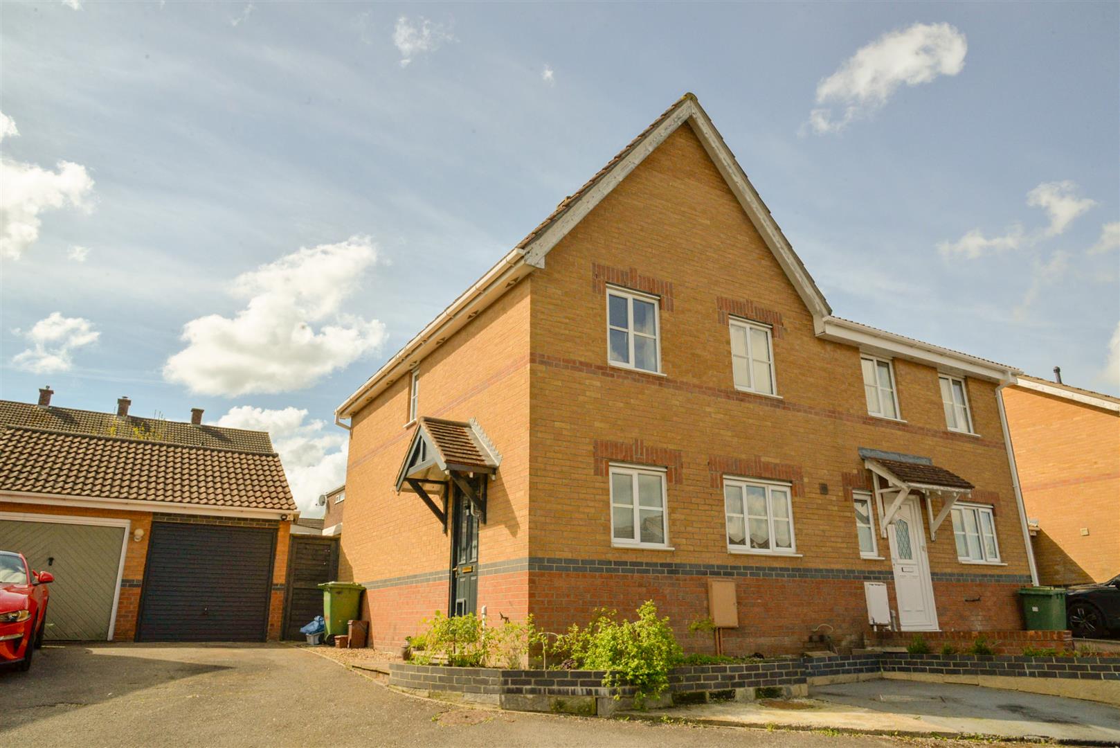 Moorland Road, Street